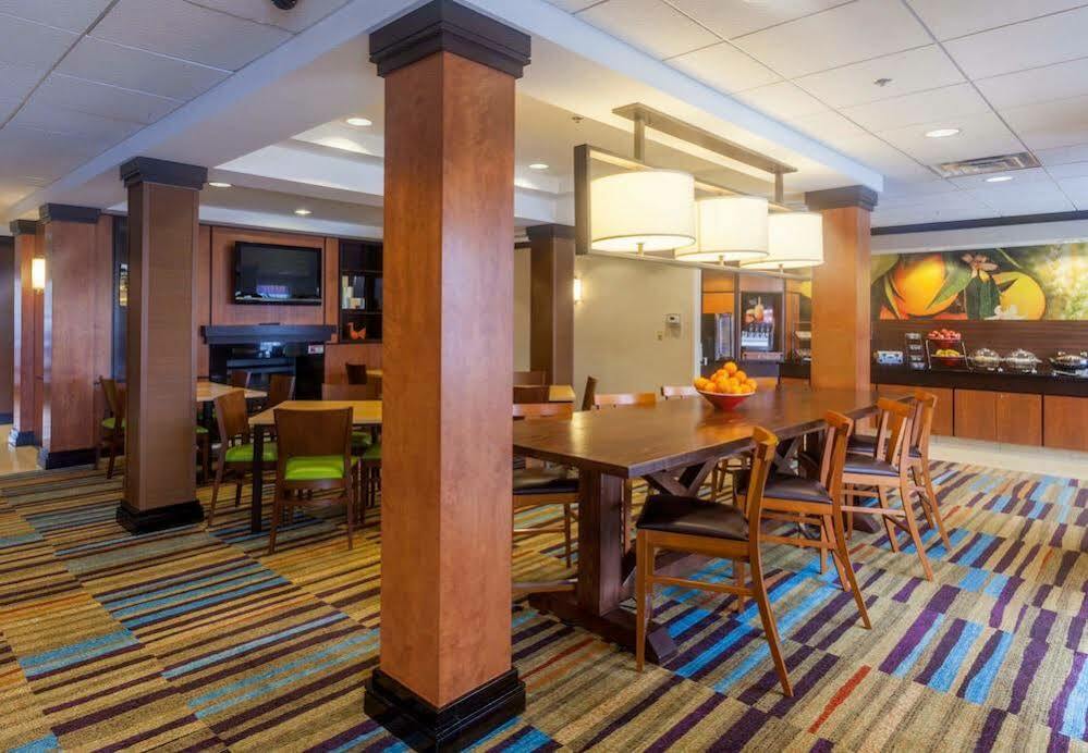 Fairfield & By Marriott Downtown Hotel Omaha
